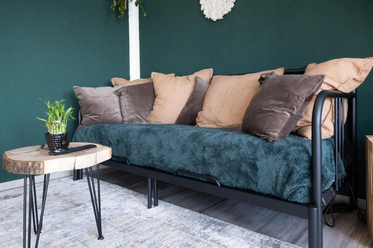 Nature Terminal Apartment - Unterwegs Zuhause Steinenbronn Eksteriør billede